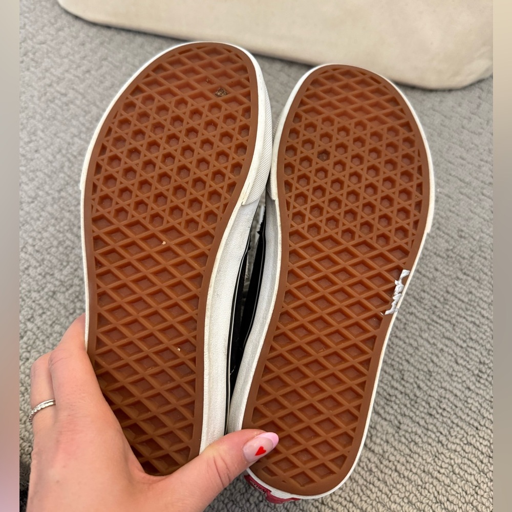 Hi-Top Vans - Picture 5 of 6